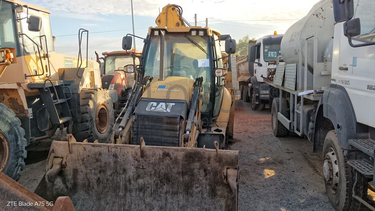 Retroescavadora CATERPILLAR 428 F