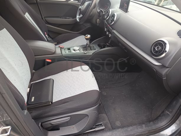 Audi A3 Sportback · Ano 2013