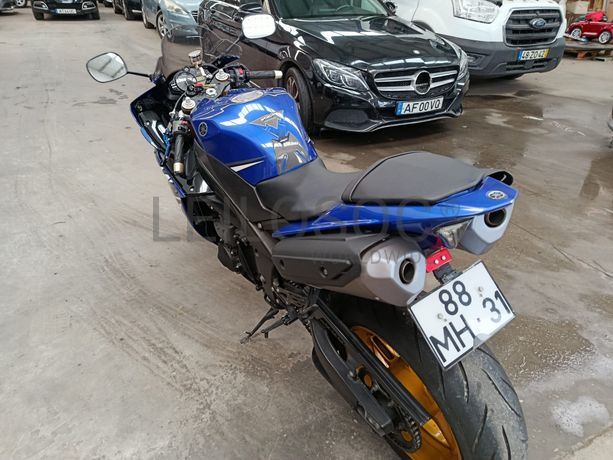 Yamaha YZF R1 · Ano 2011