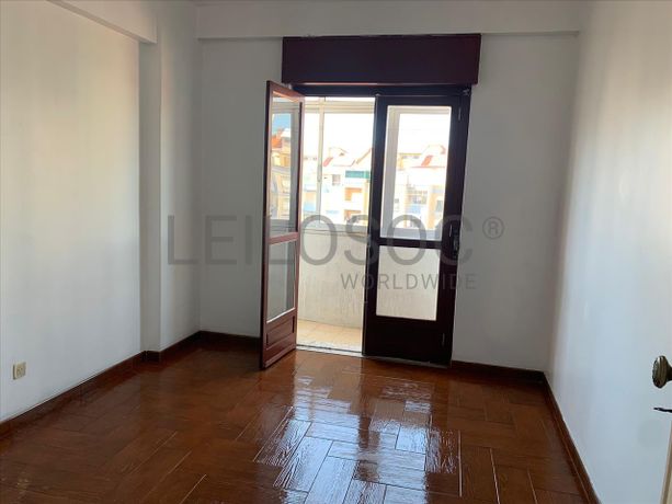 Apartamento T2 · Sintra
