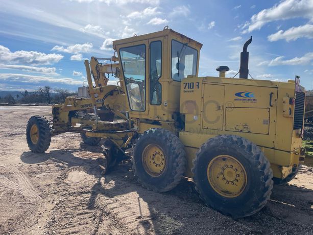 Motoniveladora Champion 710A