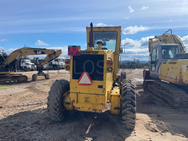 Motoniveladora Champion 710A