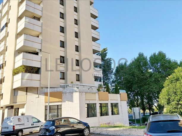 Direito à Raiz de Apartamento T6 · Areeiro, Lisboa