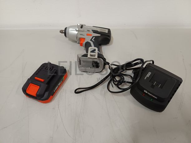 Berbequim de impacto Daewoo