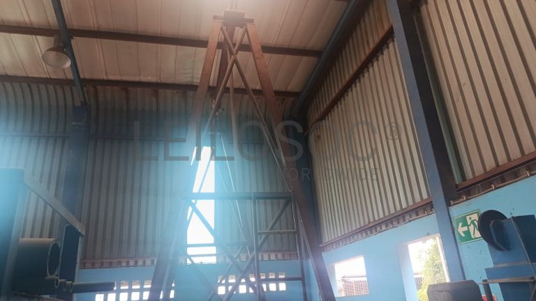 Um pórtico móvel s/ guinchos