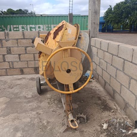 Uma betoneira - Turner Morris