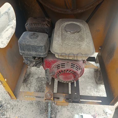 Uma betoneira - Turner Morris