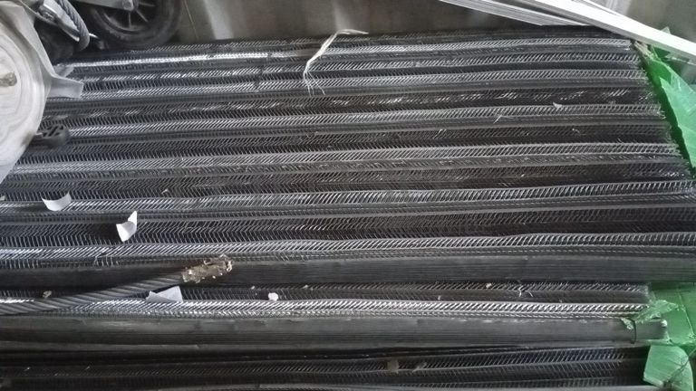 Contentor de 40 Pés com diversos materiais