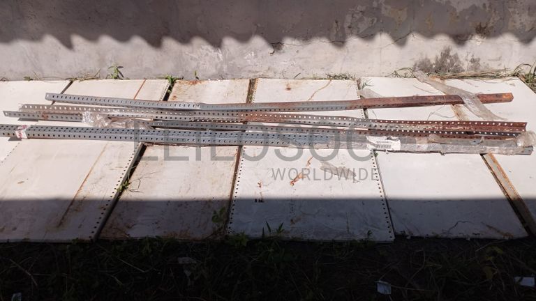 Contentor de 40 Pés com diversos materiais