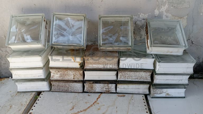 Contentor de 40 Pés com diversos materiais