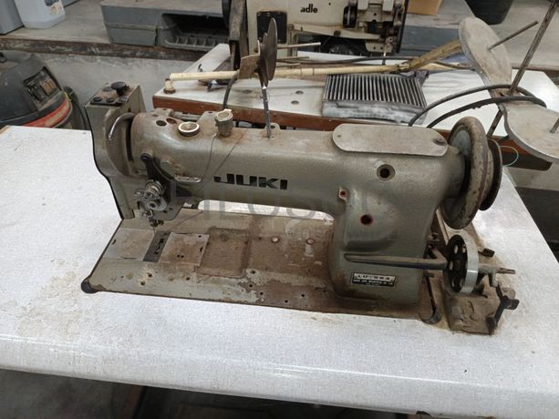 Máquina de Costura Juki