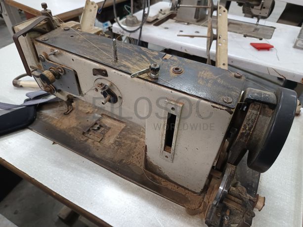 Máquina de Costura Adler