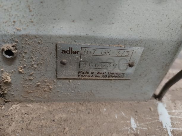 Máquina de Costura Adler