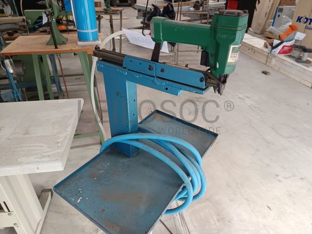 Máquina de Agrafar Omer