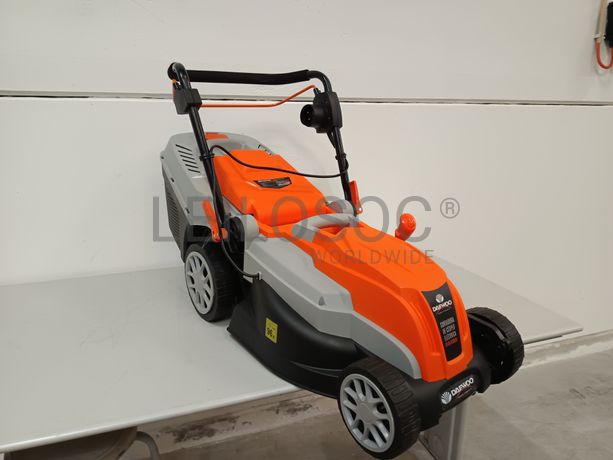 Máquina de cortar relva Daewoo