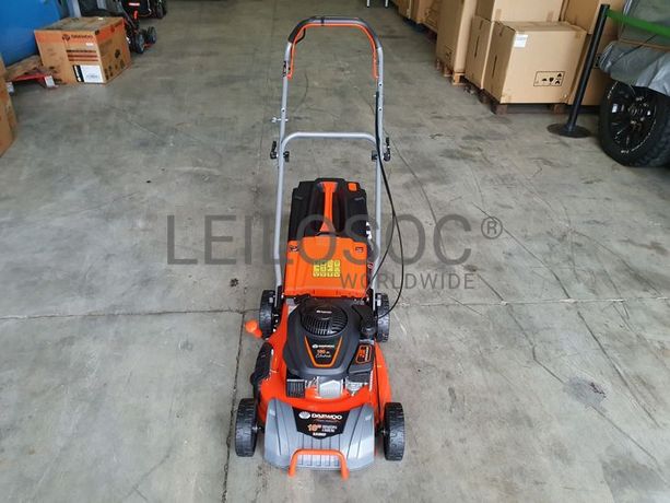 Máquina cortar relva Daewoo