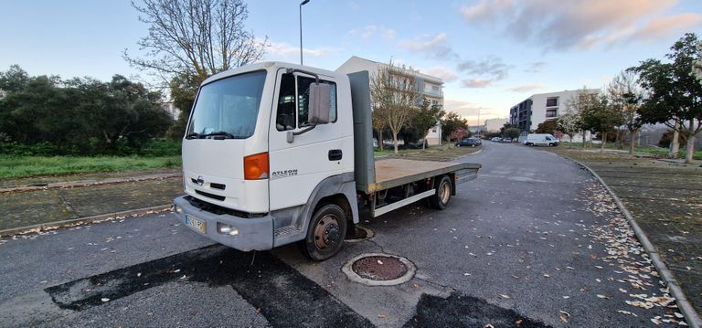 Nissan Atleon 140