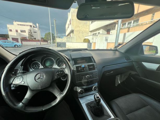 Mercedes-Benz C220 CDI · Ano 2010
