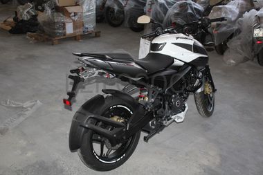 Bajaj Pulsar NS 200 FI ABS 