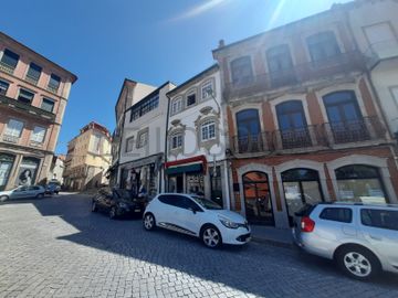 Edifício 3 Pisos · Lamego 