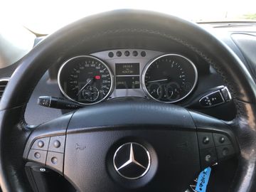 Mercedes-Benz ML 320CDI · Ano 2008