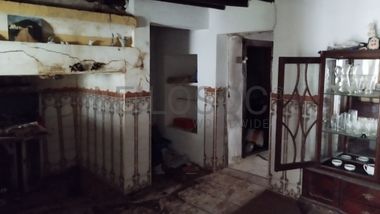 Moradia V6 (Para Recuperação) com Terreno · Vila Velha de Ródão