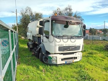 Volvo FL240 · Ano 2007