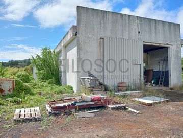 Armazém Industrial + Terrenos · Horta, Ilha do Faial - Açores