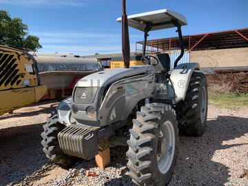 Tractor Agrícola AGRALE 5085