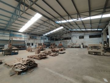 Armazém · Zona Industrial de Paredes