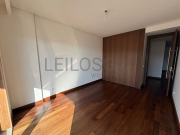 Apartamento T4 · Condomínio Arrábida Lake Towers, Vila Nova de Gaia