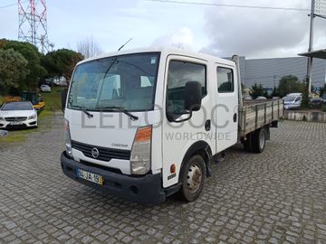 Nissan Cabstar · Ano 2010 · 6 Lugares