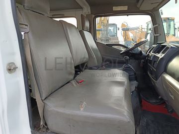 Nissan Cabstar · Ano 2010 · 6 Lugares