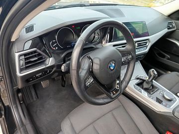 BMW 318D · Ano 2019