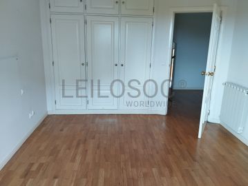 Apartamento T2 em Condomínio Fechado · Estoril