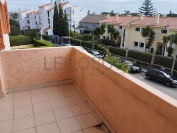 Apartamento T2 em Condomínio · Estoril