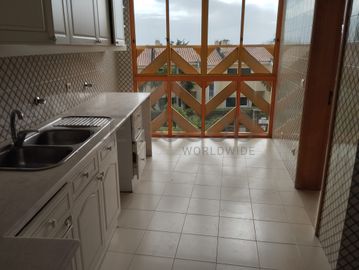 Apartamento T2 em Condomínio · Estoril