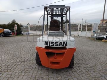 Empilhador Nissan 40