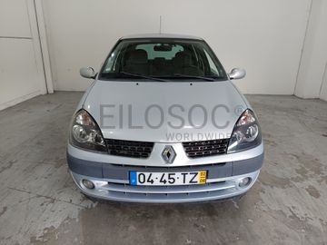 Renault Clio · Ano 2002