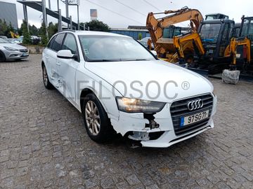 Audi A4 Avant TDI · Ano 2012