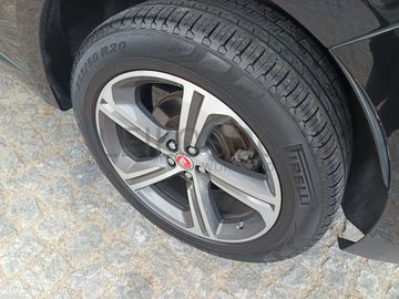 Jaguar F-Pace · Ano 2016