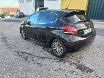 Peugeot 208 · Ano 2017