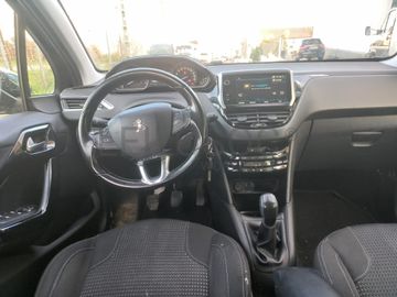 Peugeot 208 · Ano 2017
