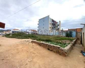 Imóvel Multifuncional no Centro do Lubango – 650 m² com Potencial Comercial e Habitacional