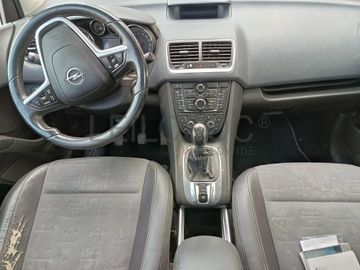 Opel Meriva · Ano 2010