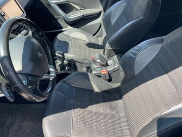 Peugeot 2008 1.6HDI · Ano 2015