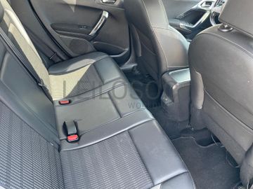 Peugeot 2008 1.6HDI · Ano 2015