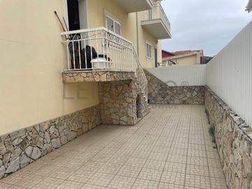 Moradia V4 com logradouro · Quinta do Conde, Sesimbra