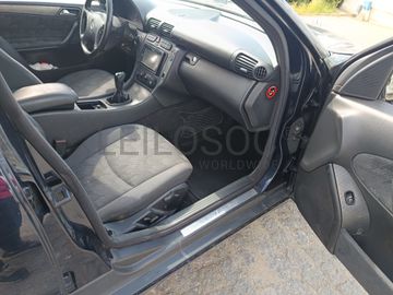 Mercedes-Benz C220 · Ano 2002