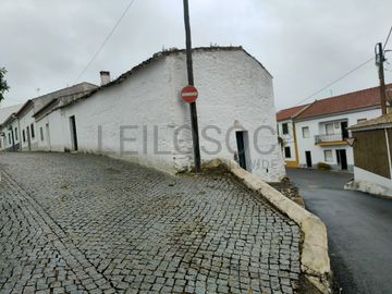 Moradia V3 · Moura